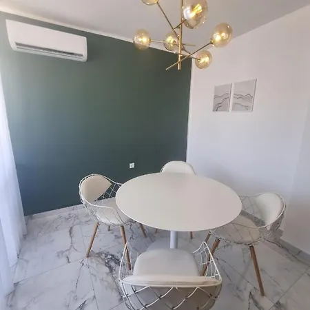 Apartment With View On Marine