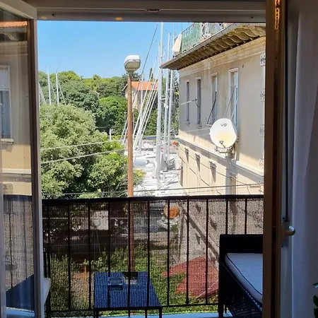 Apartment With View On Marine