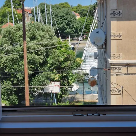 Appartement With View On Marine